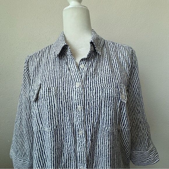 FDJ Button Down Blouse Blue White 3 / 4 Sleeve Pockets Button Tab SZ 12 - Picture 4 of 15